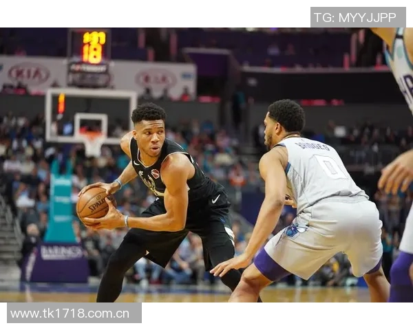 字母哥荣膺五大荣誉成就欧锦赛季军总冠军NBA杯双料MVP与DPOY三兄弟同队共创辉煌