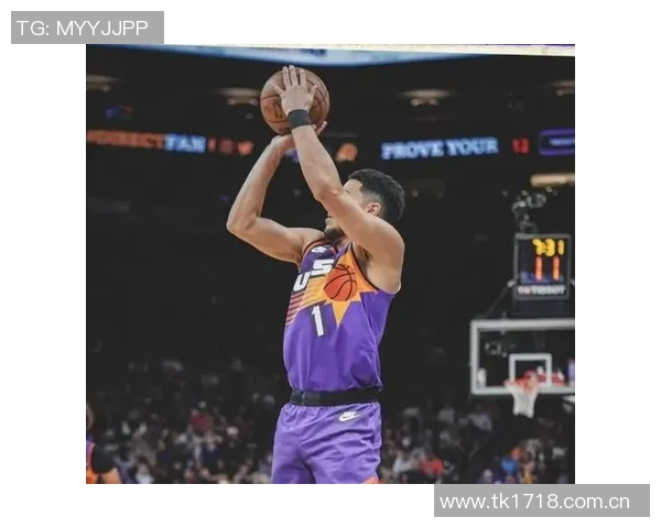 吉莱斯皮称赞布克决策果断自己专注于接球投篮半场贡献12分